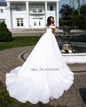 Liyuke Vaiskiai Balta Elegantiškas Satin A-Line Wedding Suknelė Su Folden V-Iškirpte Nuo Pečių Vestuvių Suknelė
