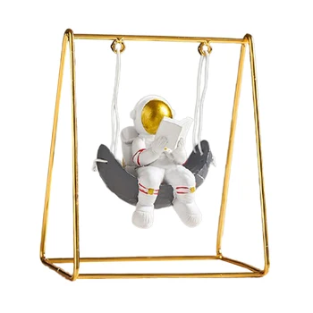 Derva Astronautas Statulėlės Astronautas Sūpynės Statula Rinkti Ornamentu Skulptūra