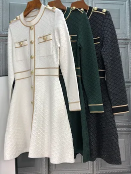 2020 m. rudens žiemos ilgomis rankovėmis moterims balta suknelė megzti megztinis spalva blokuoti aukso mygtukai-line juodos suknelės žalia