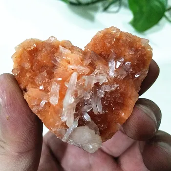 Natūralus apelsinų ceolito kristalai Mineralinių egzempliorių širdies formos dekoratyvinis gijimą, kristalai